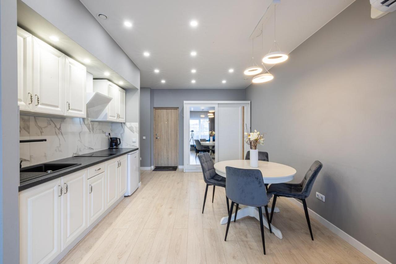 Dharma Stay Apartamentai Su Terasa Ir Vaizdu I Miesta Telšiai Εξωτερικό φωτογραφία